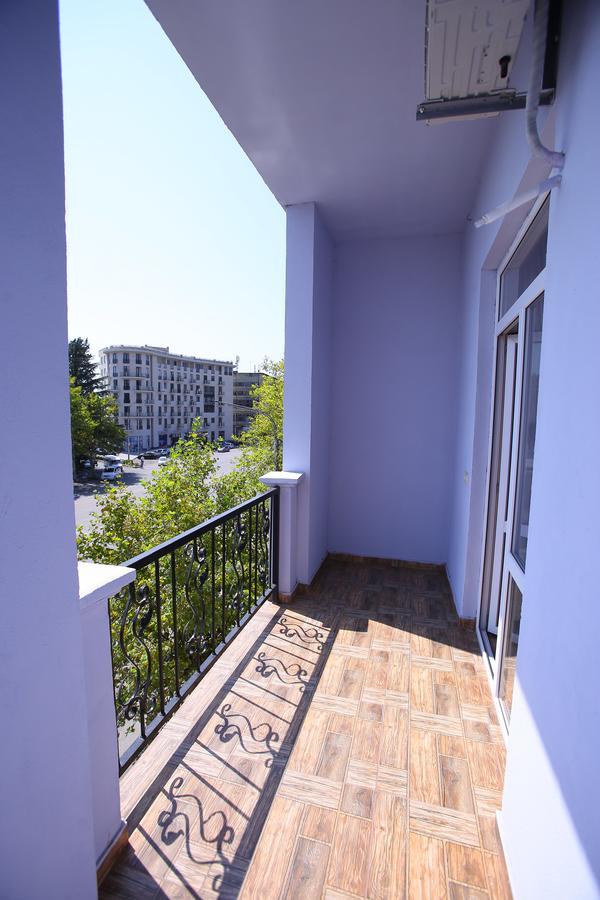 Hotel Phasis Kutaisi Exteriör bild